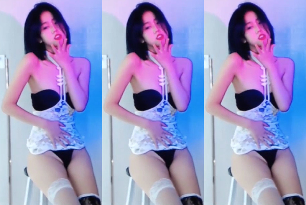 CC丨?胡椒 付费高级群定制骚舞 露内 丁字 新 8V 26分38